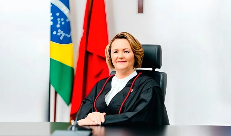 Comenda Ministra Marluce Caldas: Reconhecimento à Mulher no Direito em Alagoas Comenda Ministra Marluce Caldas: Reconhecimento à Mulher no Direito em Alagoas