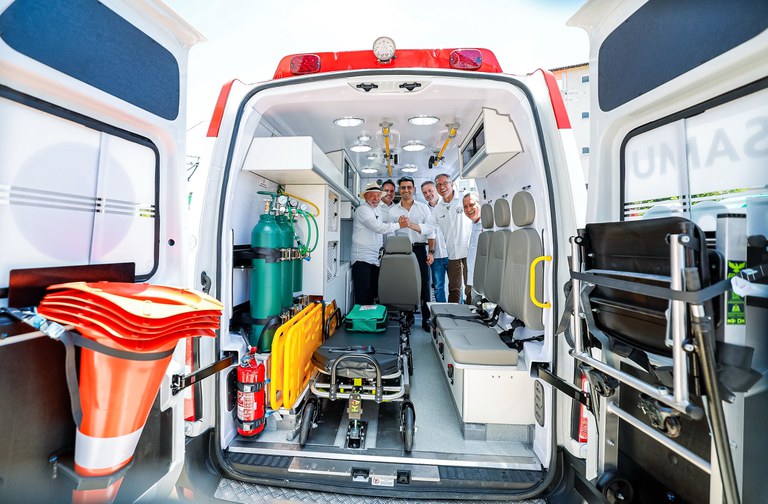 Lula Entrega Ambulâncias e Unidades Odontológicas em Maceió: Igualdade no Acesso à Saúde Lula Entrega Ambulâncias e Unidades Odontológicas em Maceió: Igualdade no Acesso à Saúde