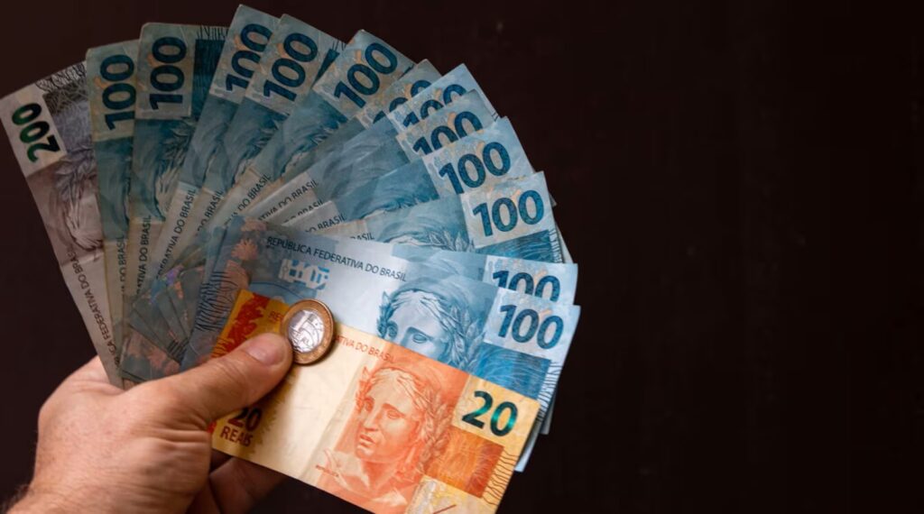 Salário Mínimo Aumenta para R$ 1.621 a Partir de Hoje; Entenda as Mudanças