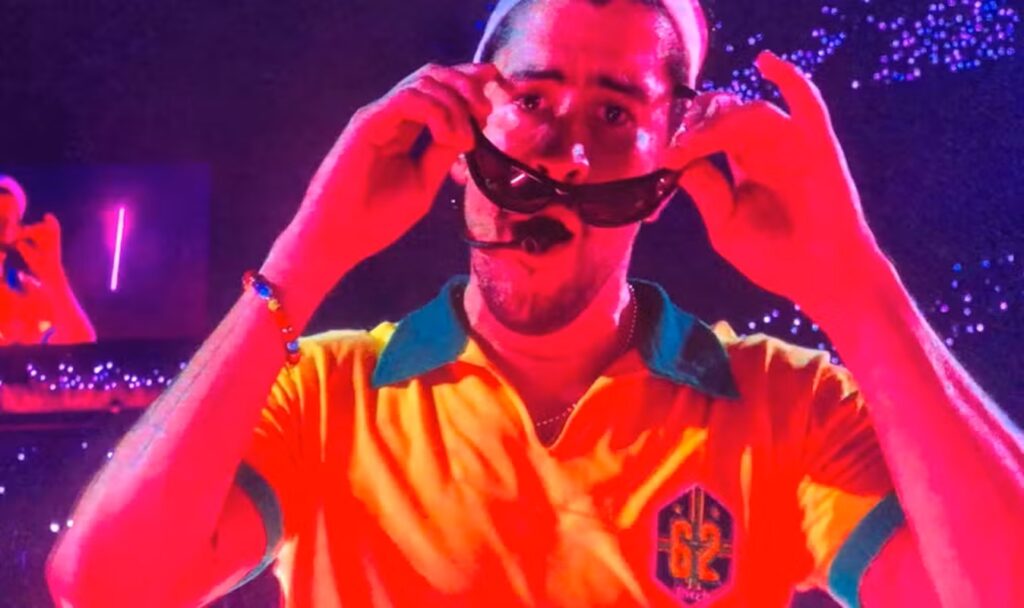 Bad Bunny Encanta em sua Estreia no Brasil com Show Nostálgico e Camisa da Seleção