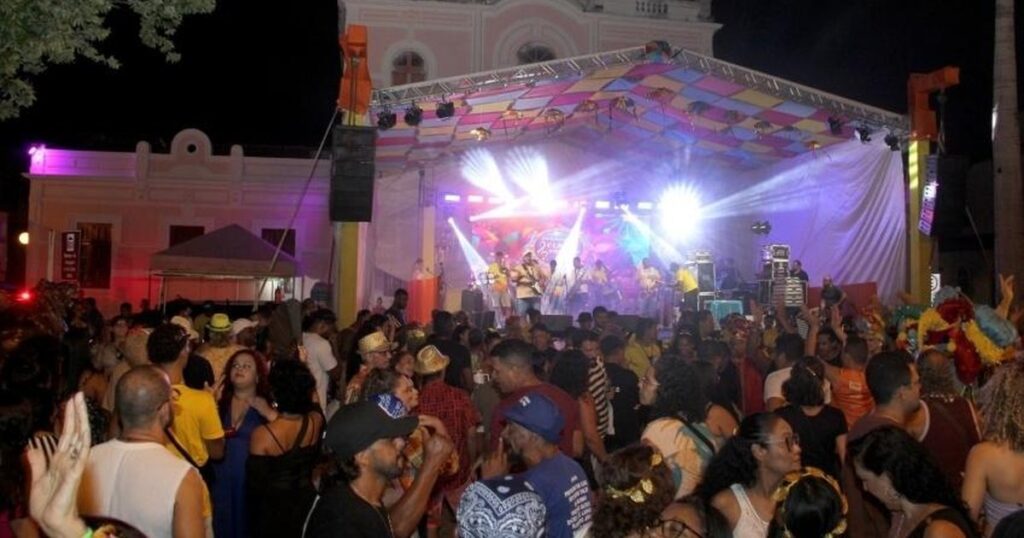 Carnaval em Alagoas 2026: Programação Imperdível para Esta Terça-feira (17)