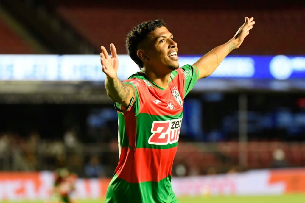 Conheça Everton Maceió: O Atacante Alagoano em Destaque na Portuguesa