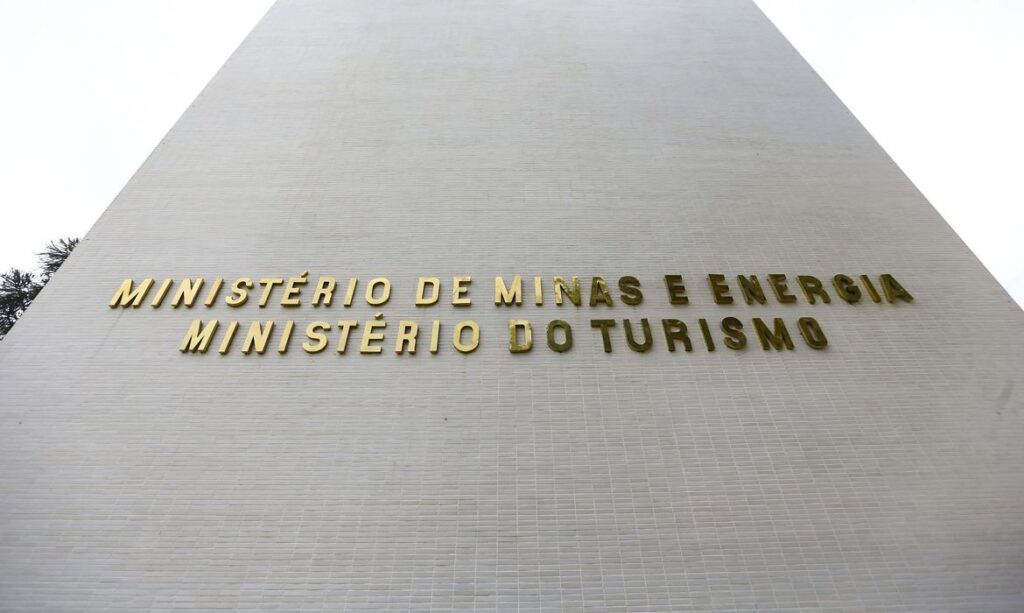 Ministério do Turismo Destina R$ 300 Milhões para Projetos em Alagoas