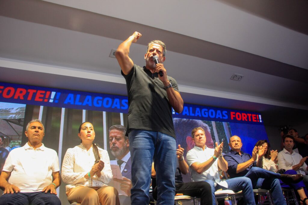 Arthur Lira Anuncia Pré-Candidatura ao Senado por Alagoas com Encontro Político Impactante Arthur Lira Anuncia Pré-Candidatura ao Senado por Alagoas com Encontro Político Impactante