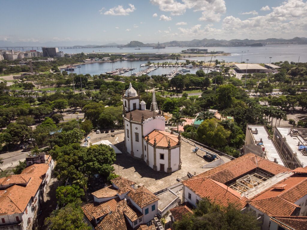 Empresários e Cultura Se Unem para Revitalizar Igrejas Históricas do Rio