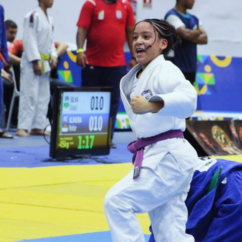 Judoca Alagoana Maria Eduarda: Entre Treinos e Rifas em Busca do Sonho Olímpico Judoca Alagoana Maria Eduarda: Entre Treinos e Rifas em Busca do Sonho Olímpico