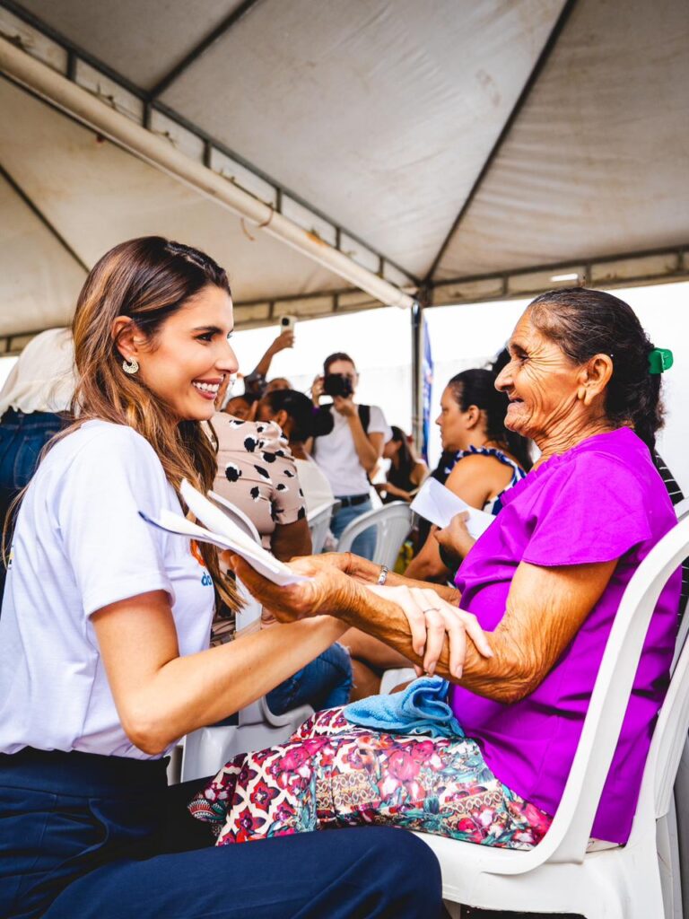 Marina Candia e Prefeito Bueno Higino Levam Programa Olhar da Gente a Coité do Noia Marina Candia e Prefeito Bueno Higino Levam Programa Olhar da Gente a Coité do Noia