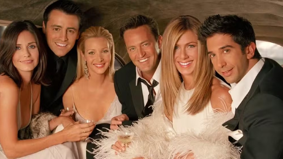 Atriz de ‘Friends’ Revela Ganhos Anuais Surpreendentes por Direitos de Reprise Atriz de ‘Friends’ Revela Ganhos Anuais Surpreendentes por Direitos de Reprise