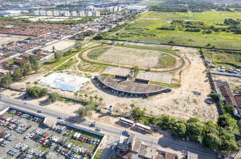 Prefeito JHC Lança Novo Gigantão em Maceió: Educação e Esporte em Foco