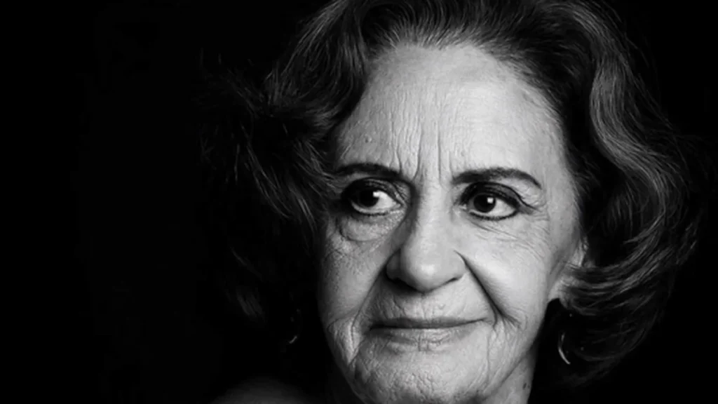 Laura Cardoso: A Trajetória de uma Lenda da TV Brasileira Laura Cardoso: A Trajetória de uma Lenda da TV Brasileira