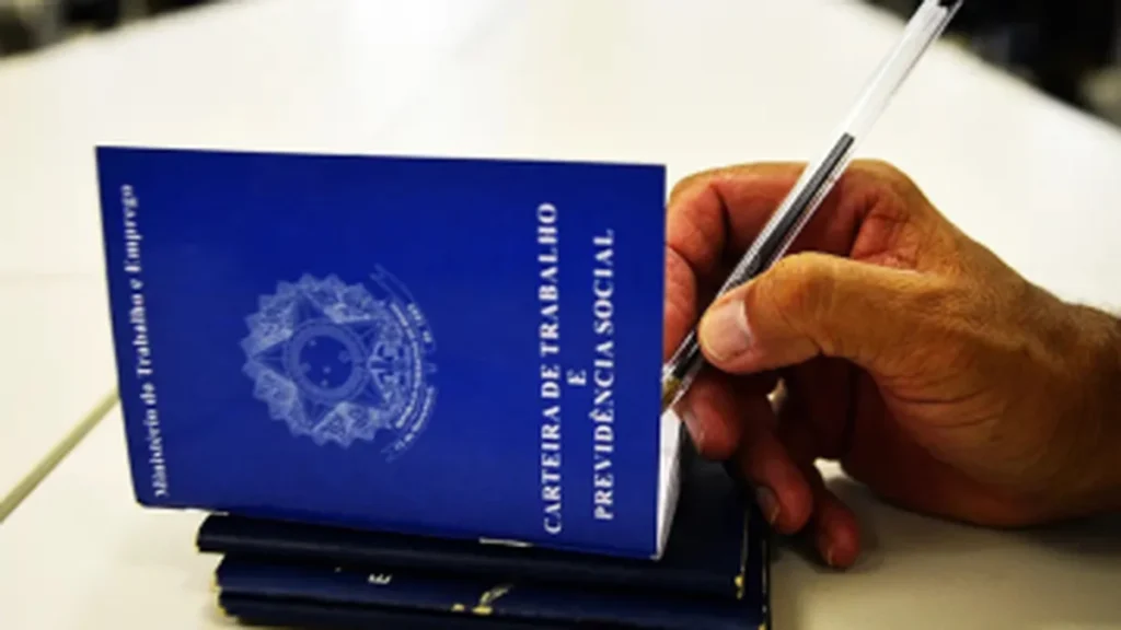 Desemprego em Alagoas cai para 7,9% no segundo trimestre e impacta mais de 100 mil pessoas Desemprego em Alagoas cai para 7,9% no segundo trimestre e impacta mais de 100 mil pessoas