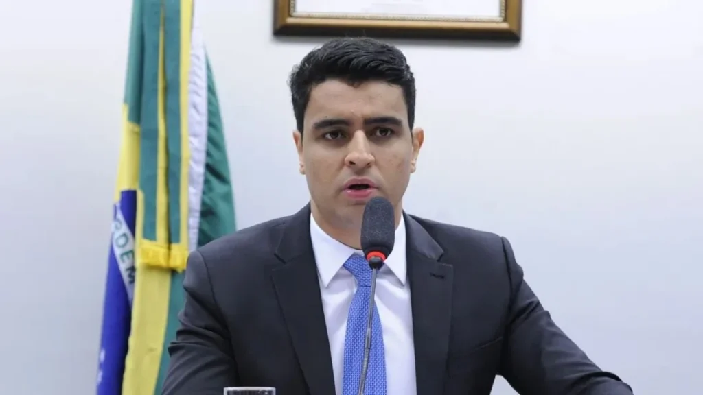 JHC Mantém Suspense e Decide Último Dia entre Governo de Alagoas e Senado