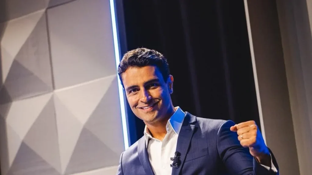 JHC Propõe Gestão Voltada para Eficiência e Investimentos em Debate na TV Asa Branca JHC Propõe Gestão Voltada para Eficiência e Investimentos em Debate na TV Asa Branca