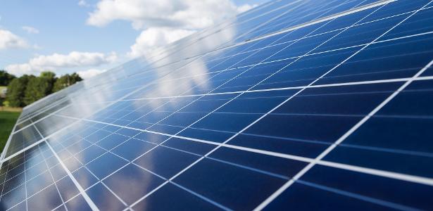 Impacto dos Painéis Solares nas Tarifas de Luz: A ‘Espiral da Morte’ da CGU Imagem do artigo