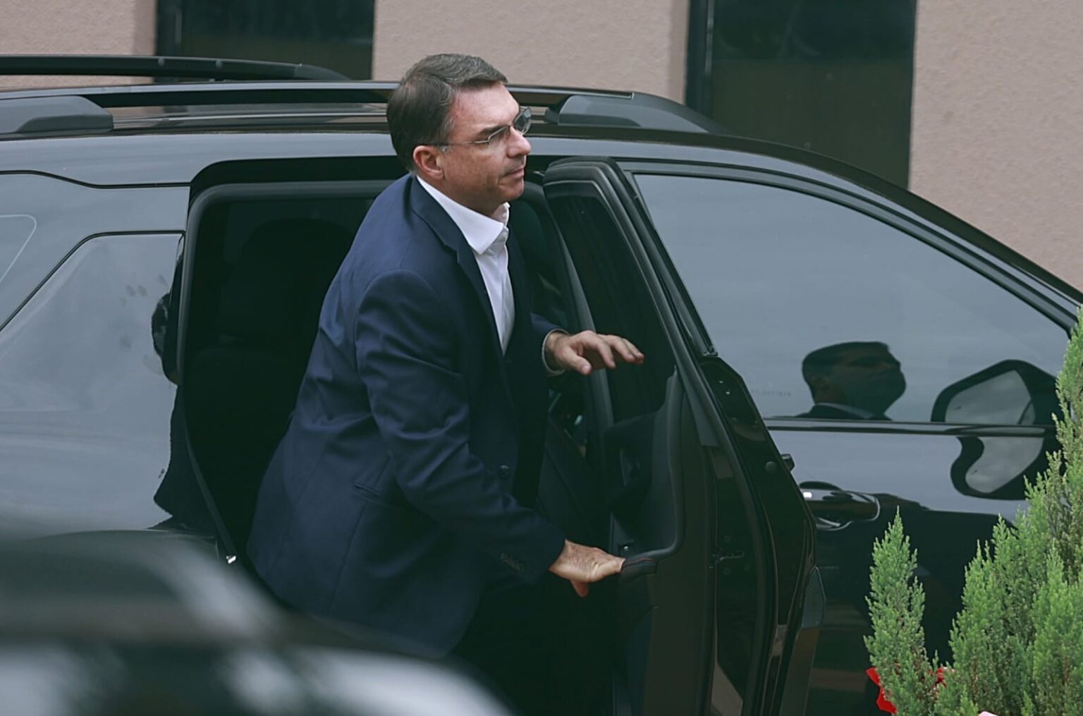 Flávio Bolsonaro Inicia Agenda Internacional em Israel como Pré-Candidato à Presidência Flávio Bolsonaro Inicia Agenda Internacional em Israel como Pré-Candidato à Presidência