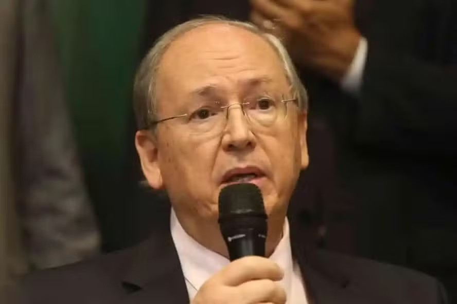 Foragido: Presidente de Instituto Audita Urnas e Se Defende no LinkedIn
