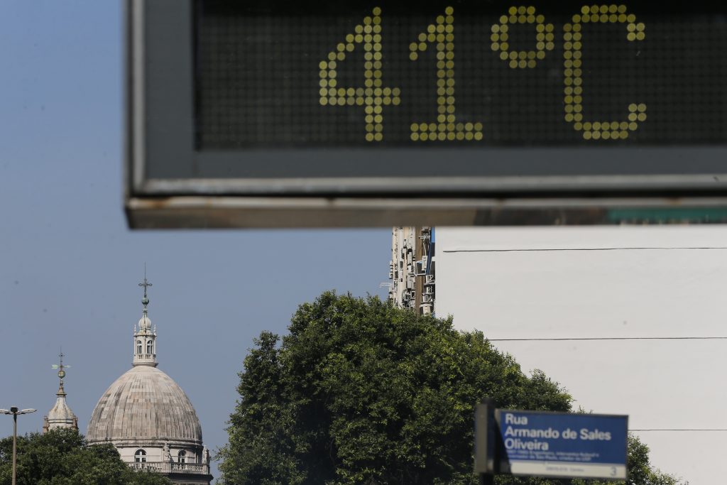 Previsões do Verão 2026: Chuvas Acima da Média e Temperaturas Extremas no Brasil