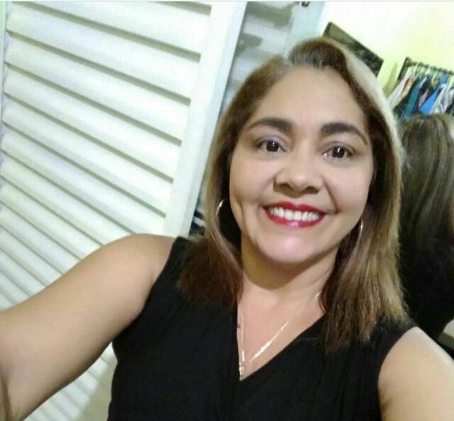 Entre Nós e as Máquinas: O Futuro da Humanidade em Tempos de Tecnologia Entre Nós e as Máquinas: O Futuro da Humanidade em Tempos de Tecnologia