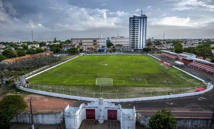 Glicerão Comemora 76 Anos: Partidas Especiais e Bolo na Celebração