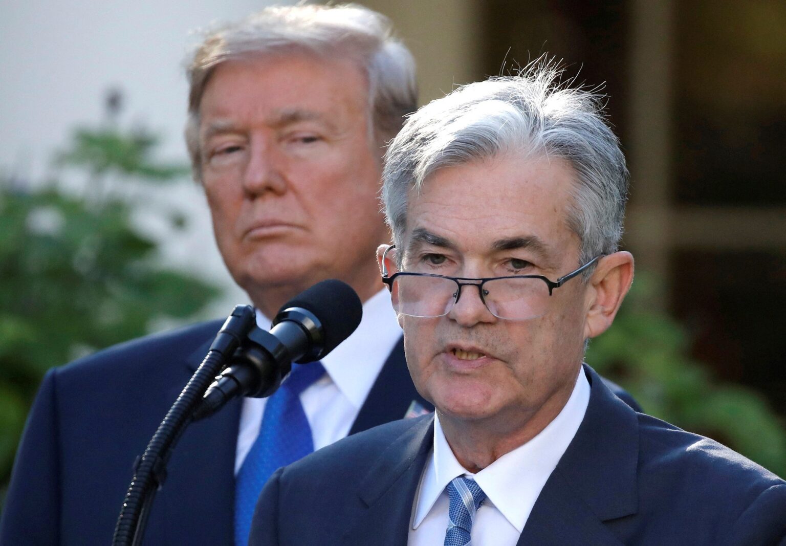 Independência sob pressão: O desafio dos bancos centrais frente à política global