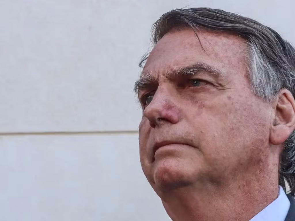 Moraes Libera Visitas de Parlamentares do PL a Bolsonaro na Papudinha Moraes Libera Visitas de Parlamentares do PL a Bolsonaro na Papudinha
