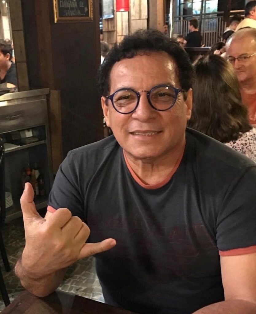 O Impacto da Política na Espiritualidade: Reflexão sobre Vicente Cruz