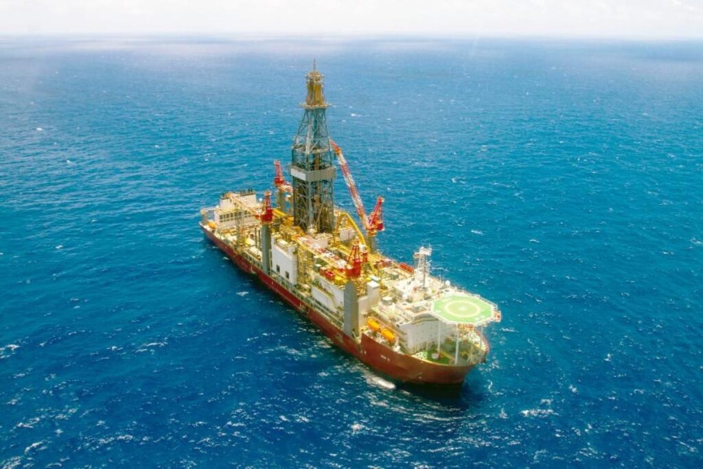 Petrobras Interrompe Perfuração na Foz do Amazonas Após Vazamento de Fluido