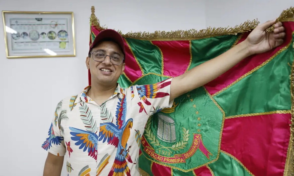 Mangueira Celebrará Mestre Sacaca e a Amazônia Negra no Carnaval 2026 Mangueira Celebrará Mestre Sacaca e a Amazônia Negra no Carnaval 2026