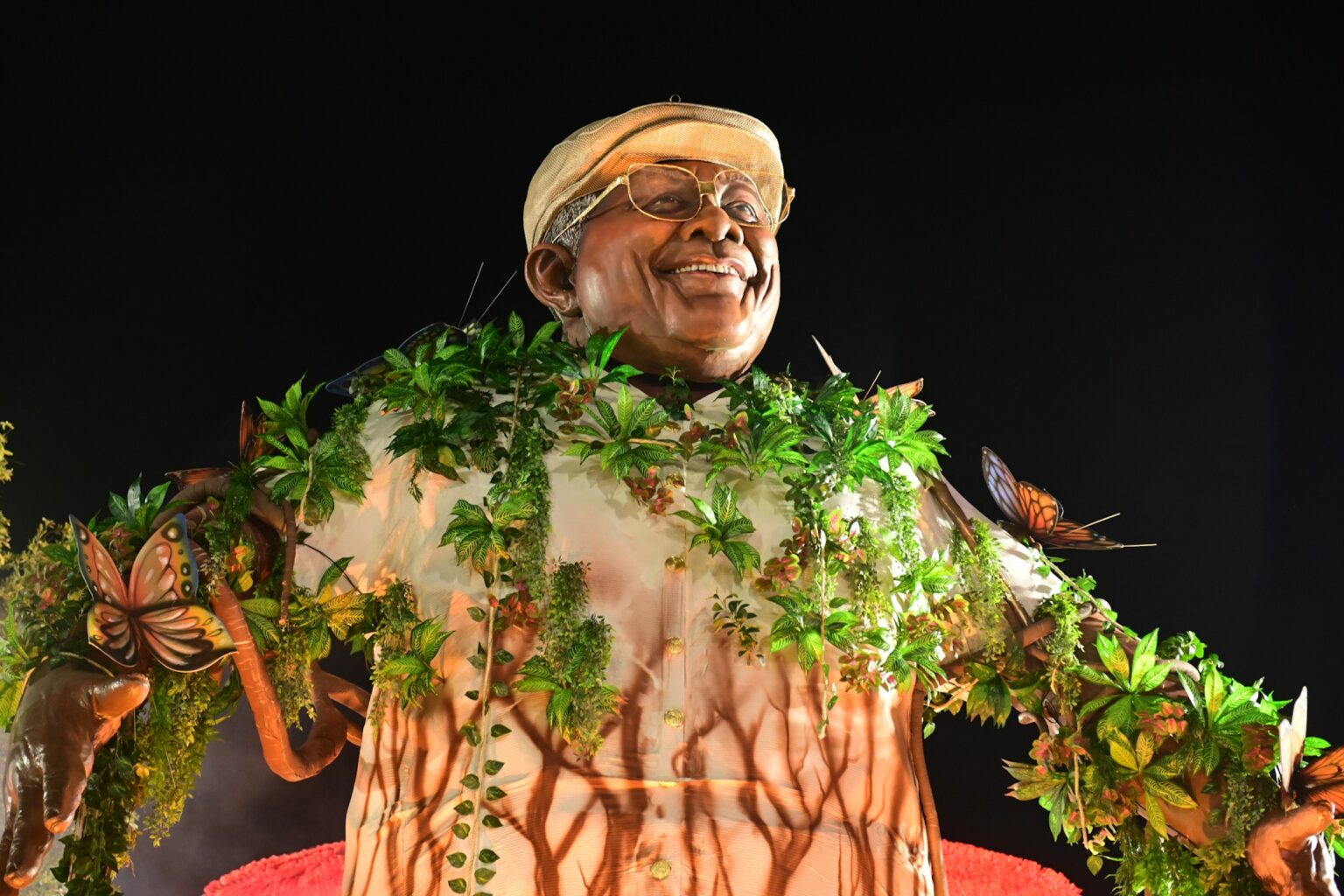 Mangueira Celebrou Ervas Medicinais e Ancestralidade em Homenagem a Mestre Sacaca