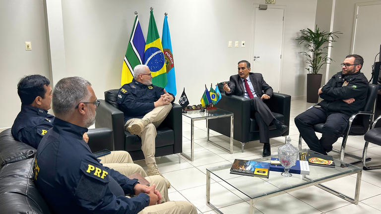 PRF e PF Se Unem para Intensificar o Combate ao Crime Organizado no Amapá PRF e PF Se Unem para Intensificar o Combate ao Crime Organizado no Amapá