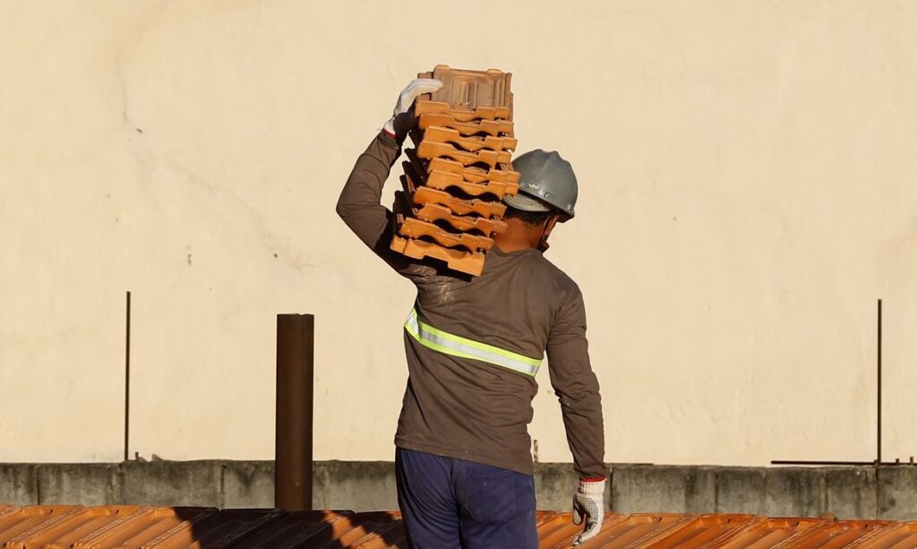 Custos da Construção Civil Aumentam 0,23% em Fevereiro, Mostra IBGE