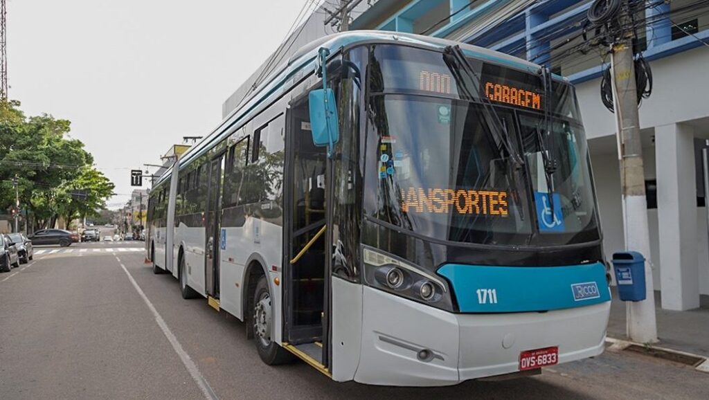 Ricco Transportes Anuncia Suspensão de 31 Linhas de Ônibus em Rio Branco Ricco Transportes Anuncia Suspensão de 31 Linhas de Ônibus em Rio Branco