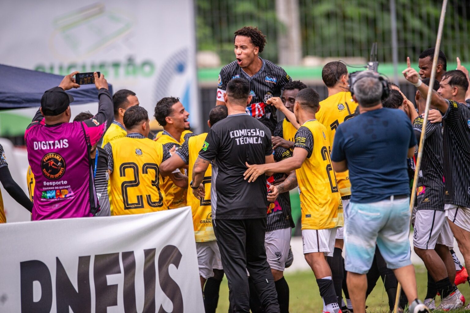 Santos-AP Brilha e Atinge a Vice-Liderança do Amapazão Santos-AP Brilha e Atinge a Vice-Liderança do Amapazão
