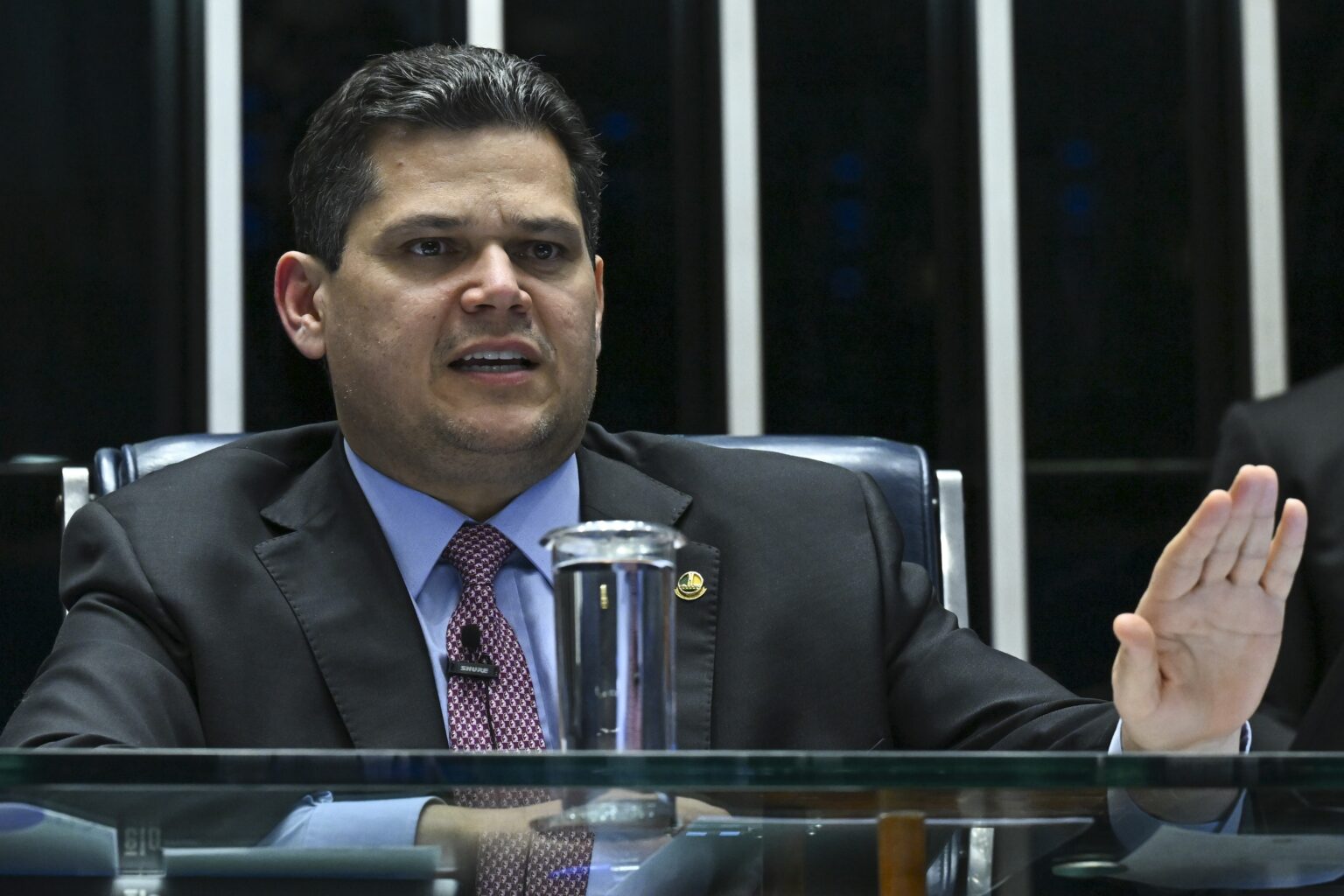 Davi Alcolumbre Promulga PL da Dosimetria e Facilita Redução de Pena para Bolsonaro