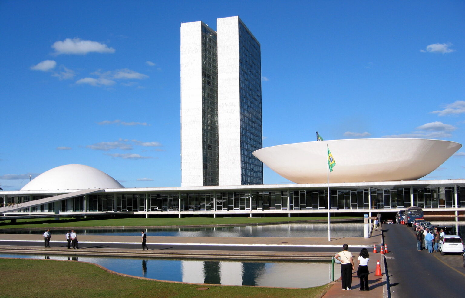 O Congresso Brasileiro e Seus Desafios: Uma Análise Crítica