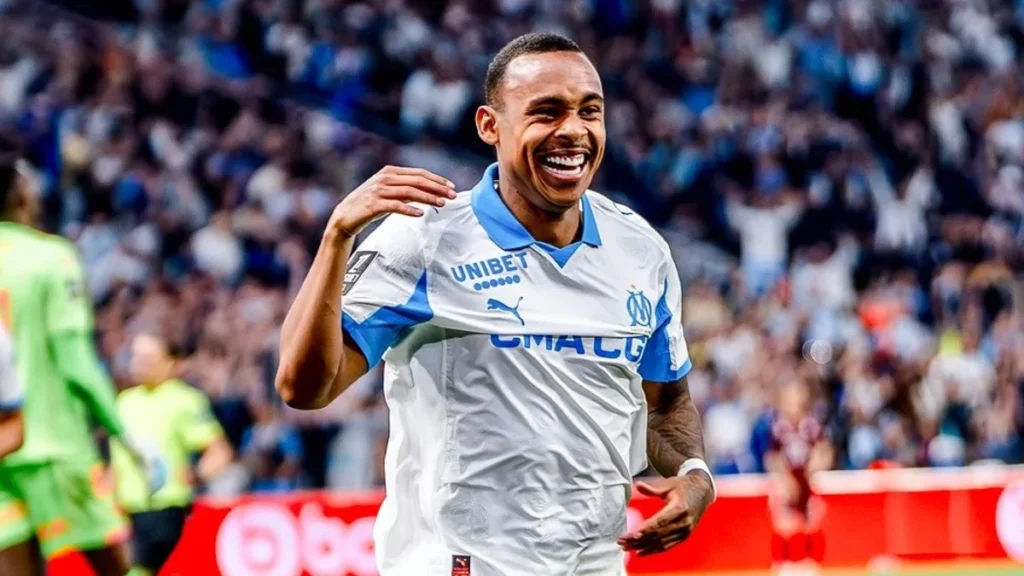 Igor Paixão revela desafios da infância no Amapá e ascensão no futebol europeu