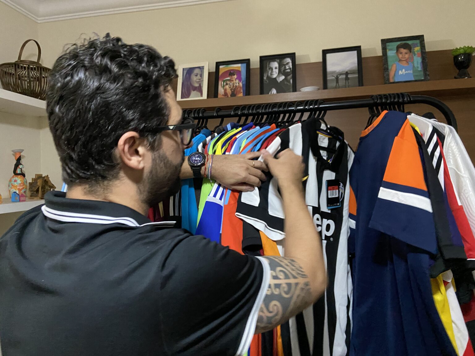 De Advogado a Empreendedor: A História de um Colecionador de Camisas de Futebol De Advogado a Empreendedor: A História de um Colecionador de Camisas de Futebol