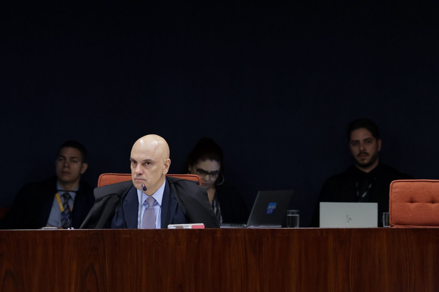 Imprensa Não Está ao Lado de Ninguém na Luta Política Imprensa Não Está ao Lado de Ninguém na Luta Política