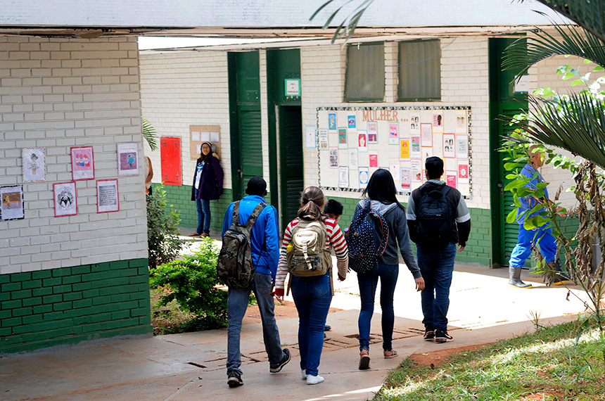 Lei Complementar 223 Amplia Recursos para Educação e Saúde no Brasil Lei Complementar 223 Amplia Recursos para Educação e Saúde no Brasil