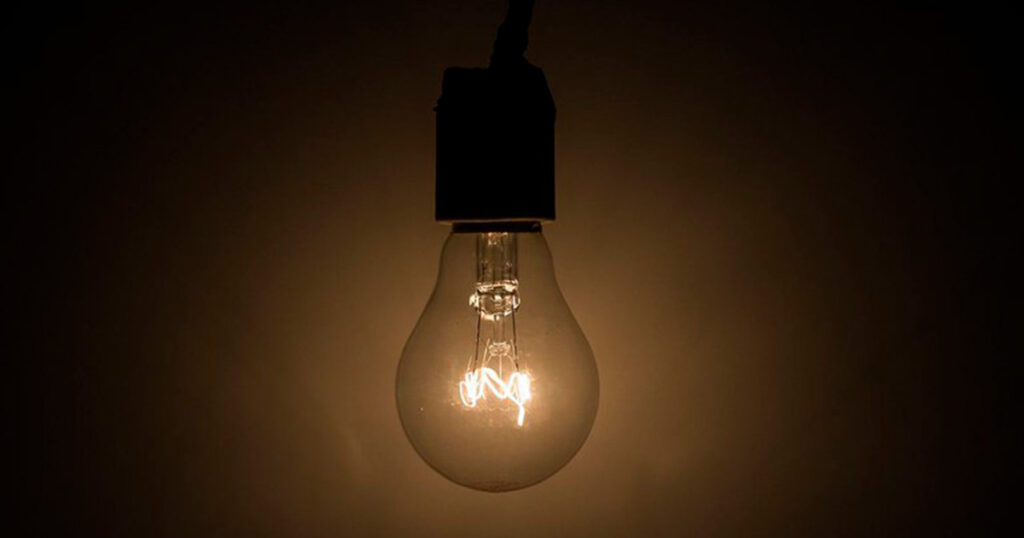 Alunos da Escola Politécnica Desenvolvem Tecnologia Revolucionária para Religação de Energia