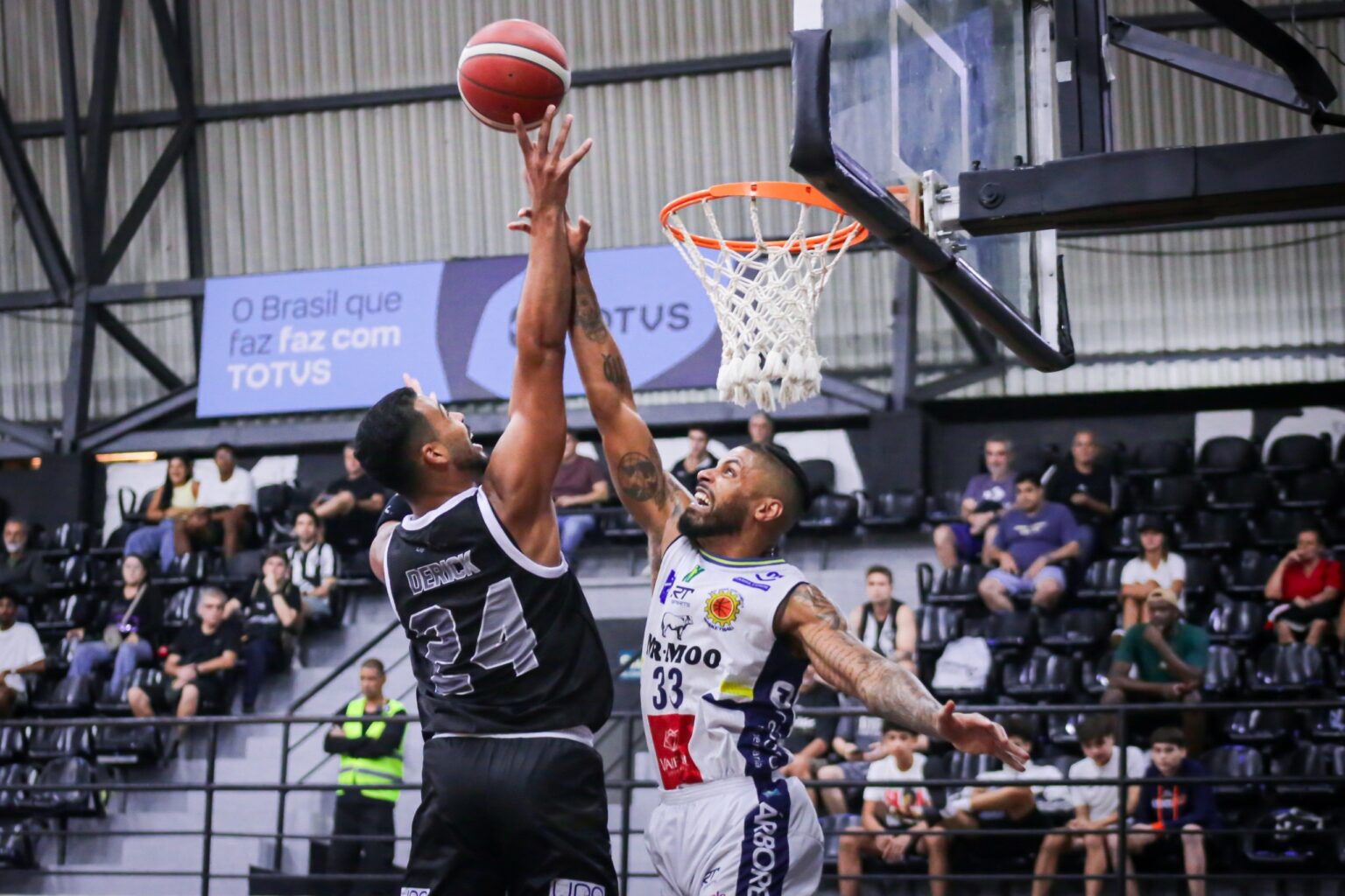 Botafogo Quebra Jejum e Conquista Vitória Importante no NBB Botafogo Quebra Jejum e Conquista Vitória Importante no NBB