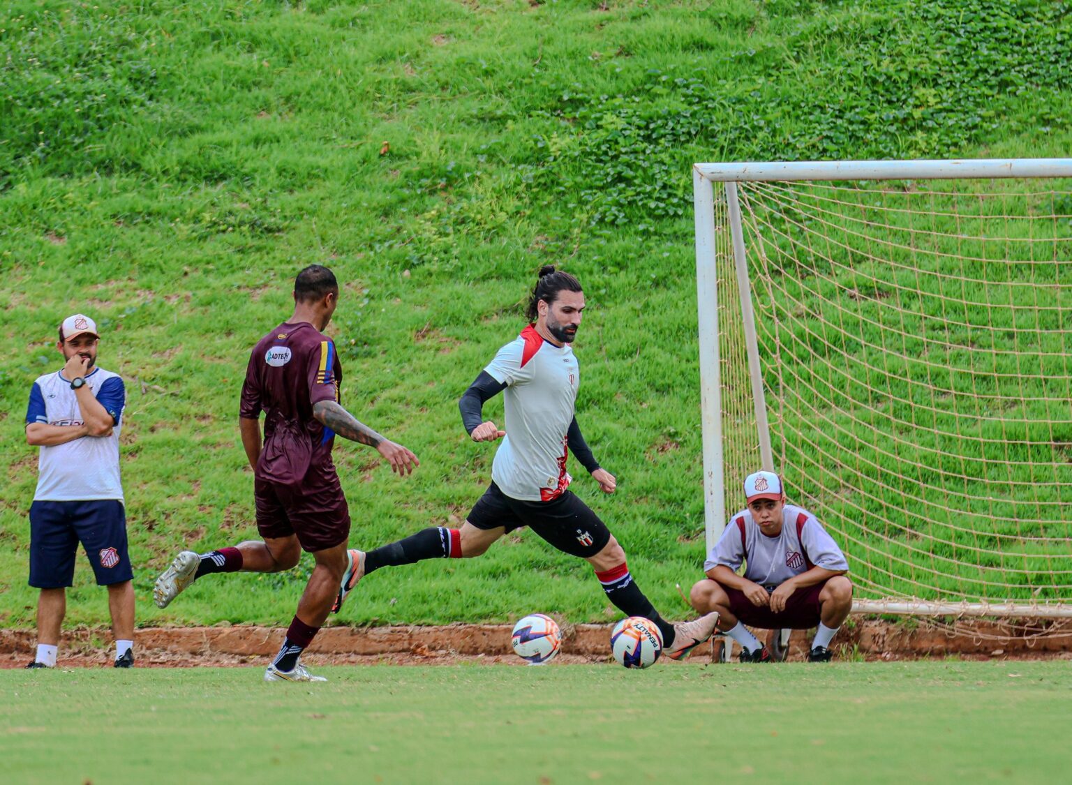 Botafogo-SP: Vitória no Amistoso e Reforços Preparando-se para o Paulistão Botafogo-SP: Vitória no Amistoso e Reforços Preparando-se para o Paulistão