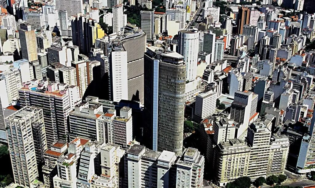 Cidades Médias Brasileiras: O Crescimento e a Importância Regional Cidades Médias Brasileiras: O Crescimento e a Importância Regional