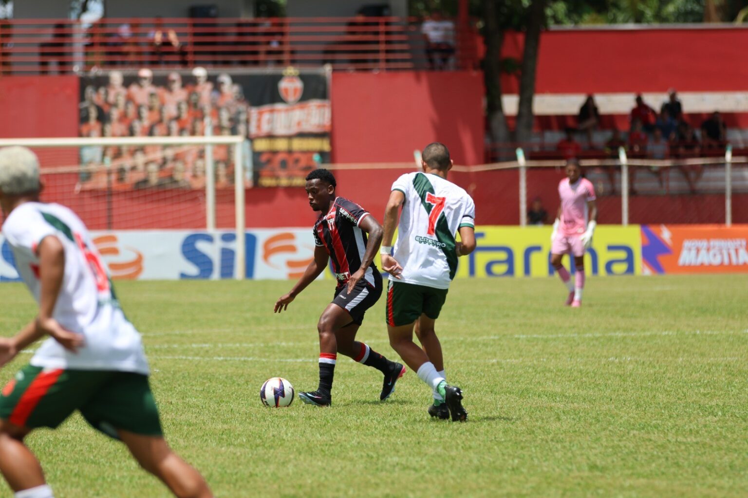 Copinha 2024: Botafogo-SP Garante Vitória Dramática e Mantém 100% na Fase de Grupos Copinha 2024: Botafogo-SP Garante Vitória Dramática e Mantém 100% na Fase de Grupos
