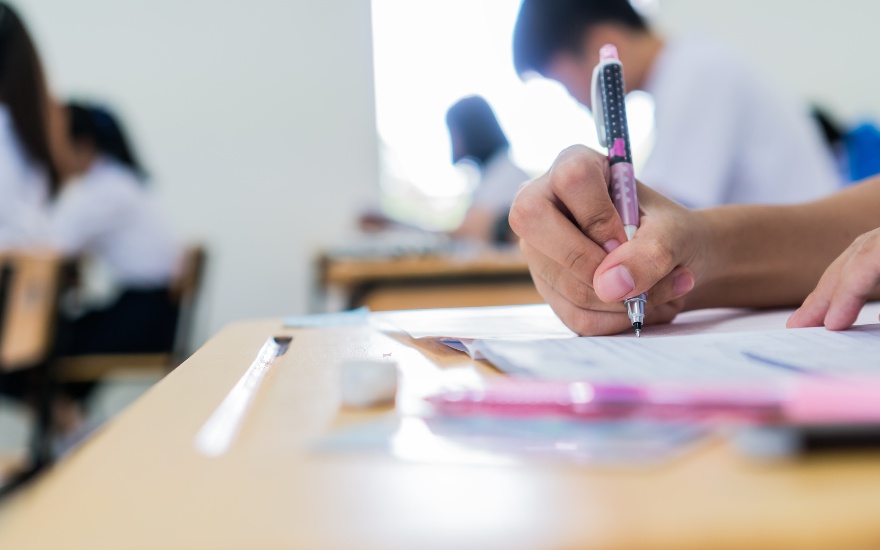 Cursinho Pré-Vestibular Gratuito da Faculdade de Ciências Farmacêuticas de Ribeirão Preto Cursinho Pré-Vestibular Gratuito da Faculdade de Ciências Farmacêuticas de Ribeirão Preto