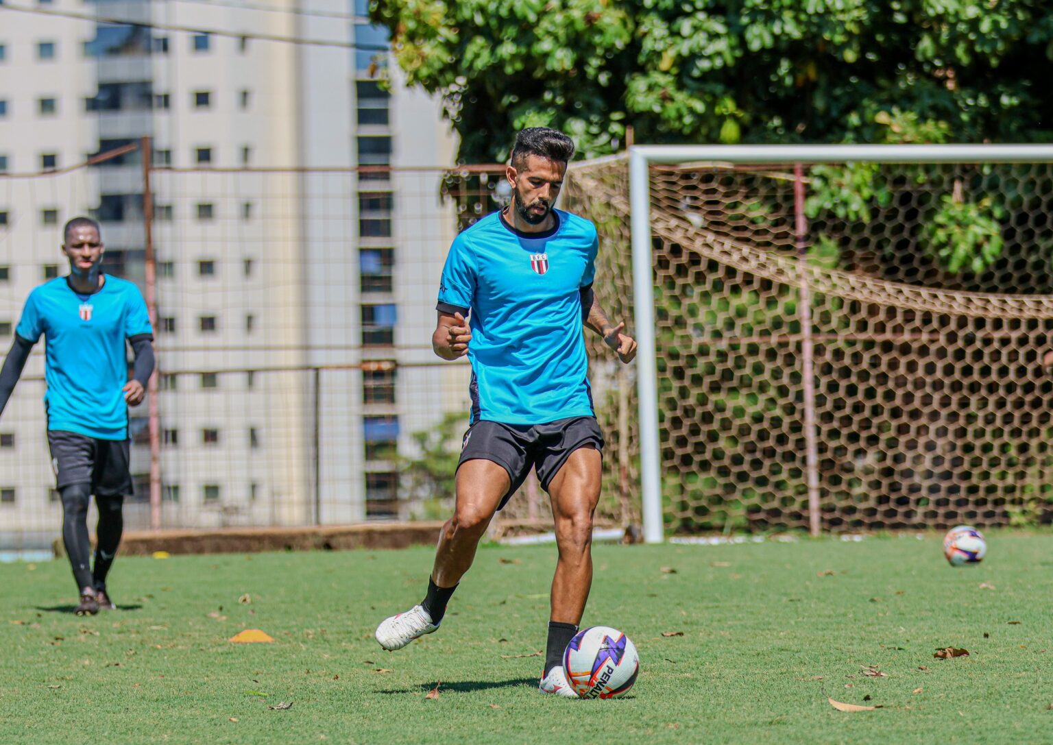 Jonathan Pode Retornar ao Botafogo-SP Contra o Novorizontino Apesar de Trauma no Pé