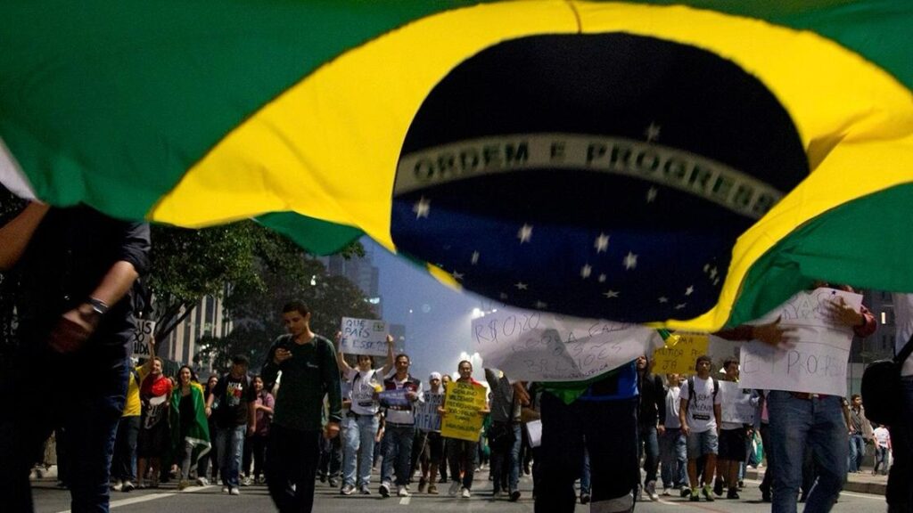 Polarização Política no Brasil: Um Barulho de Minoria, Afirmam Especialistas