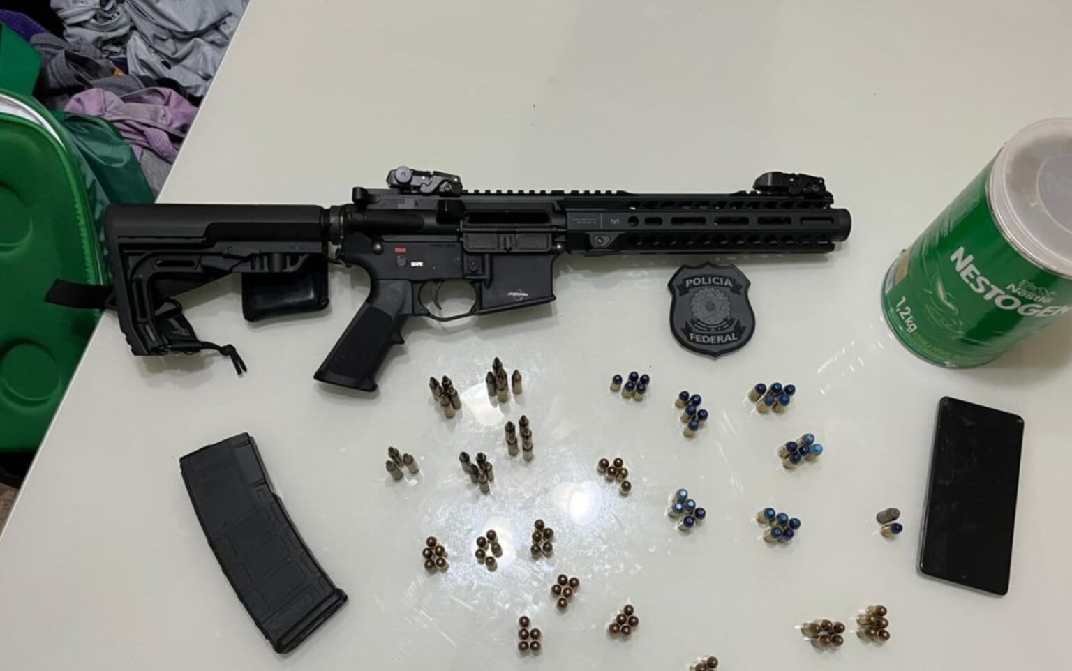 Polícia Federal Prende Suspeito por Simulação de Vendas e Planejamento de Roubos a Carteiros em SP