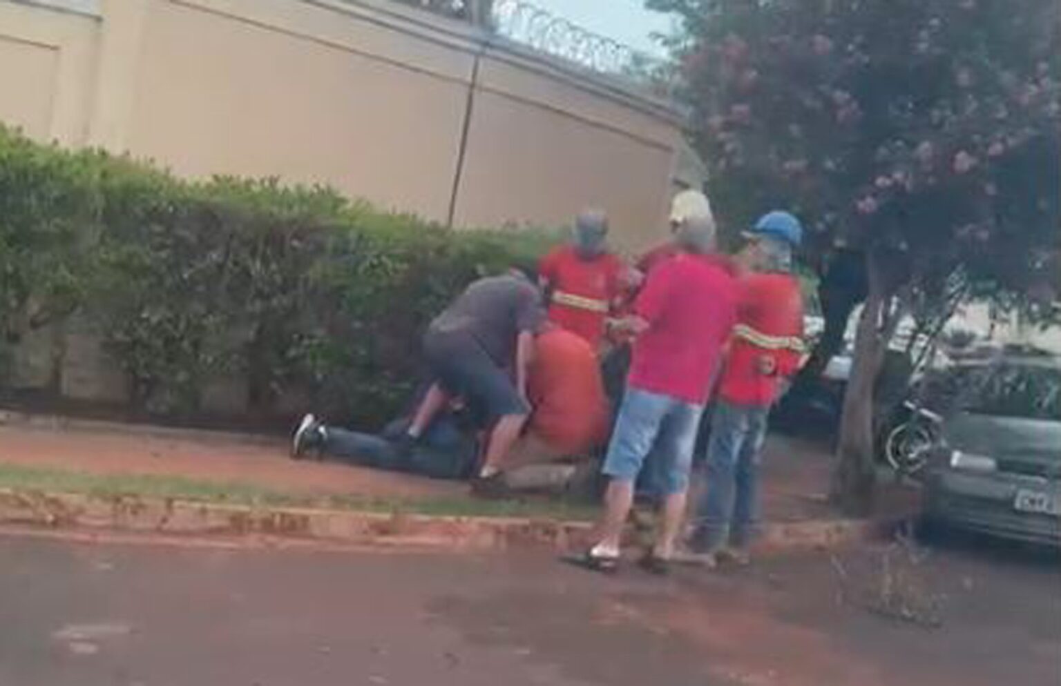 Trabalhadores Detêm Ladrão em Tentativa de Roubo a Mulher na Zona Sul de Ribeirão Preto
