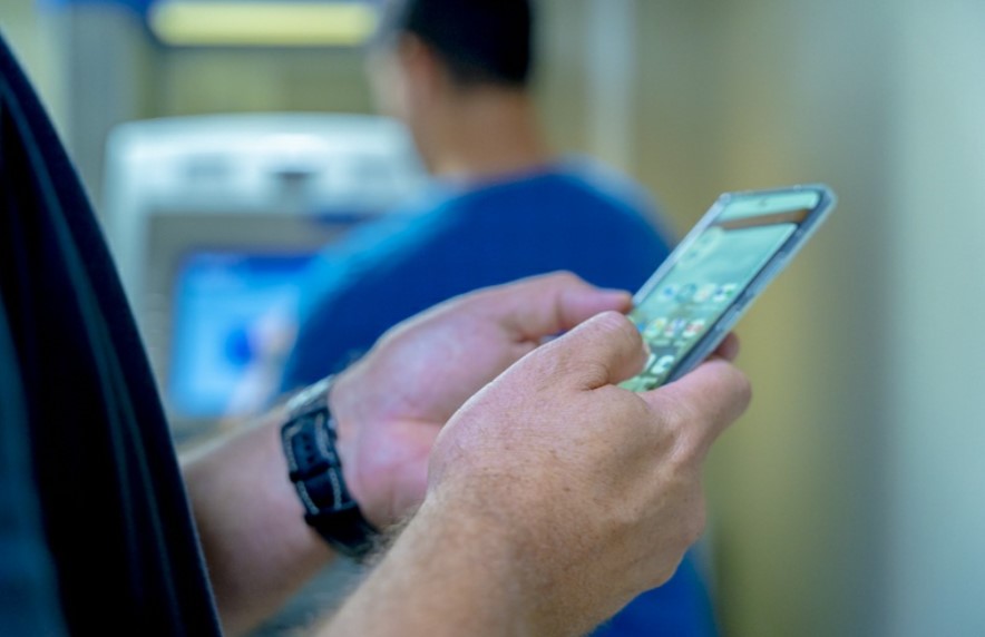Câmara de Ribeirão Preto Revoga Proibição de Celulares em Agências Bancárias Câmara de Ribeirão Preto Revoga Proibição de Celulares em Agências Bancárias
